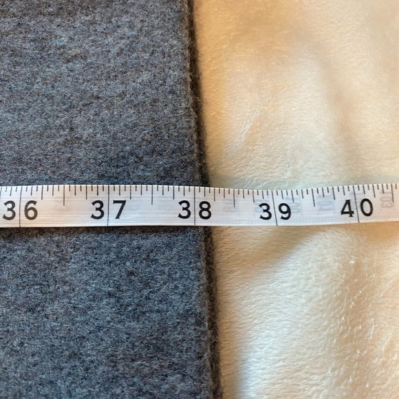 Lakeland Men's Classic Gray Wool Over Coat Sz 44 - Picture 13 of 14